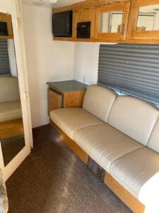 cast trailer 2nd 3room int sitting area